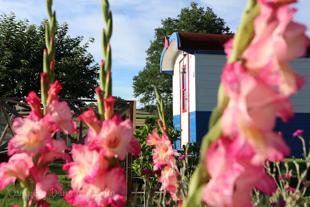pipowagen in frankrijk, op vakantie in een pipowagen, huur een pipowagen, pipowagen vakantie, mini camping franrkijk, camping voor kinderen in frankrijk, camping met zwembad frankrijk, op vakantie bij nederlanders in frankrijk
